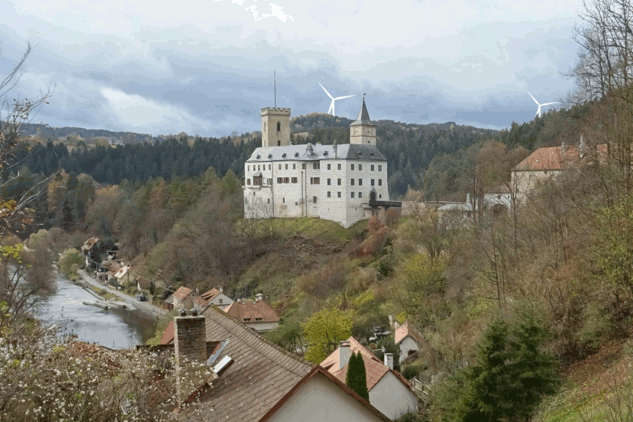 Rožmberk nad Vltavou, záměr výstavby větrných elektráren - animace (vytvořena Národním památkovým ústavem na základě dostupných materiálů)